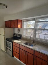 83 Valentine St in Glen Cove, NY - Building Photo - Building Photo