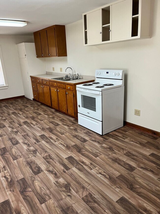 306 Airbase Rd in Pollock, LA - Building Photo - Building Photo