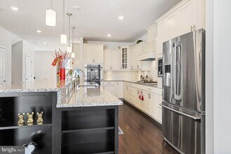 2762 Lady Slipper Rd in Gambrills, MD - Building Photo - Building Photo