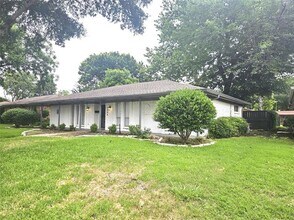 1304 Oakhill Dr in Plano, TX - Building Photo - Building Photo