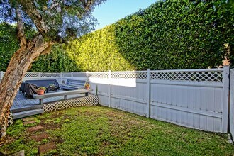 571 27th St in Manhattan Beach, CA - Building Photo - Building Photo