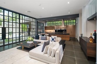 4340 Fairfax Ave in Dallas, TX - Building Photo - Building Photo