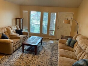 MAY PRE-LEASE!!!!  Adorable 3 Bedroom Home in College Station, TX - Building Photo - Building Photo