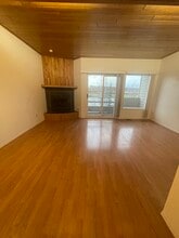 1072 E Westpoint Dr, Unit 4 in Wasilla, AK - Foto de edificio - Building Photo