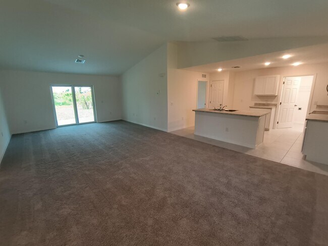 4105 13th St SW in Lehigh Acres, FL - Building Photo - Building Photo