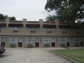 350 S Acadian in Baton Rouge, LA - Building Photo - Building Photo