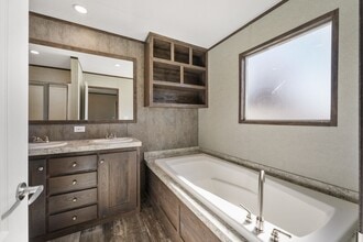 7975 Peden Rd in Azle, TX - Building Photo - Building Photo