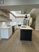 2358 Fair Oaks Blvd in London, ON - Building Photo - Building Photo