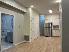 1111 W Belmont Ave in Chicago, IL - Foto de edificio - Building Photo