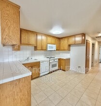 421 N Walnut Ave in Manteca, CA - Building Photo - Building Photo