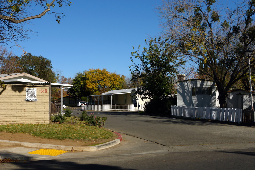 149 Aegean Way in Vacaville, CA - Foto de edificio