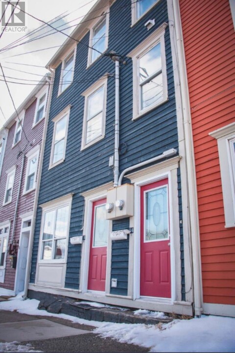 94 B Gower St in St John's, NL - Building Photo