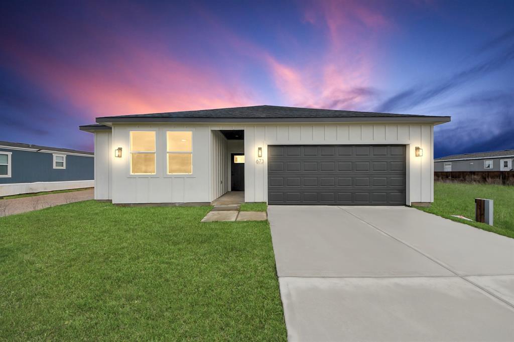 673 Rd 5822 in Cleveland, TX - Building Photo