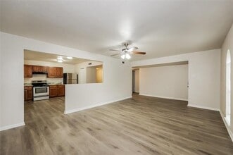 2941 Rolling Hills Dr in Carrollton, TX - Building Photo - Building Photo