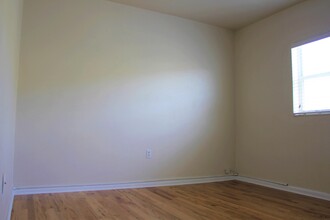 651 Palm Dr in Satellite Beach, FL - Foto de edificio - Building Photo