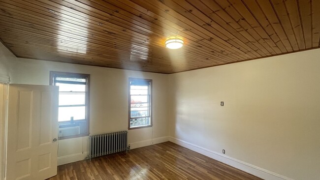 234 Cypress St, Unit 1 in Brookline, MA - Building Photo - Building Photo