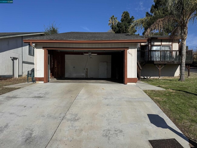 2491 Sun View Terrace in Concord, CA - Foto de edificio - Building Photo