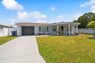 3600 Umber Rd in Holiday, FL - Building Photo - Building Photo