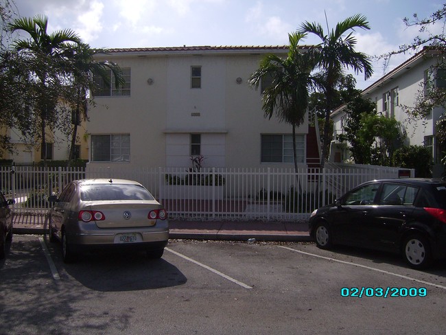 1228 Marseille Dr in Miami Beach, FL - Building Photo - Building Photo