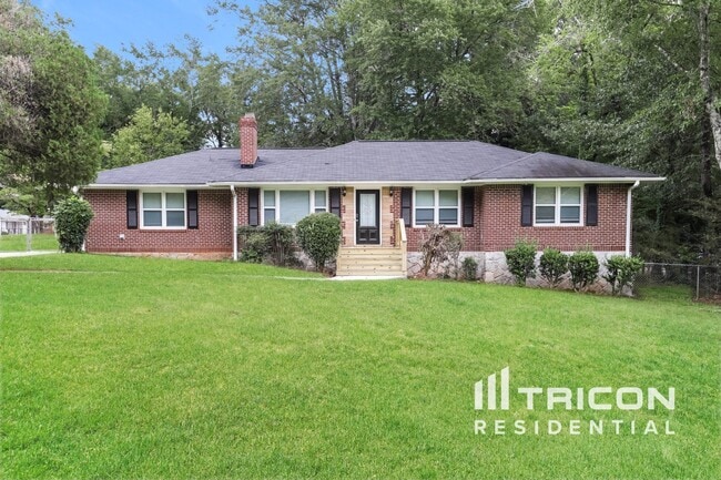 property at 340 Lynhurst Dr SW