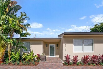 6701 SW 49th Terrace in Miami, FL - Building Photo - Building Photo