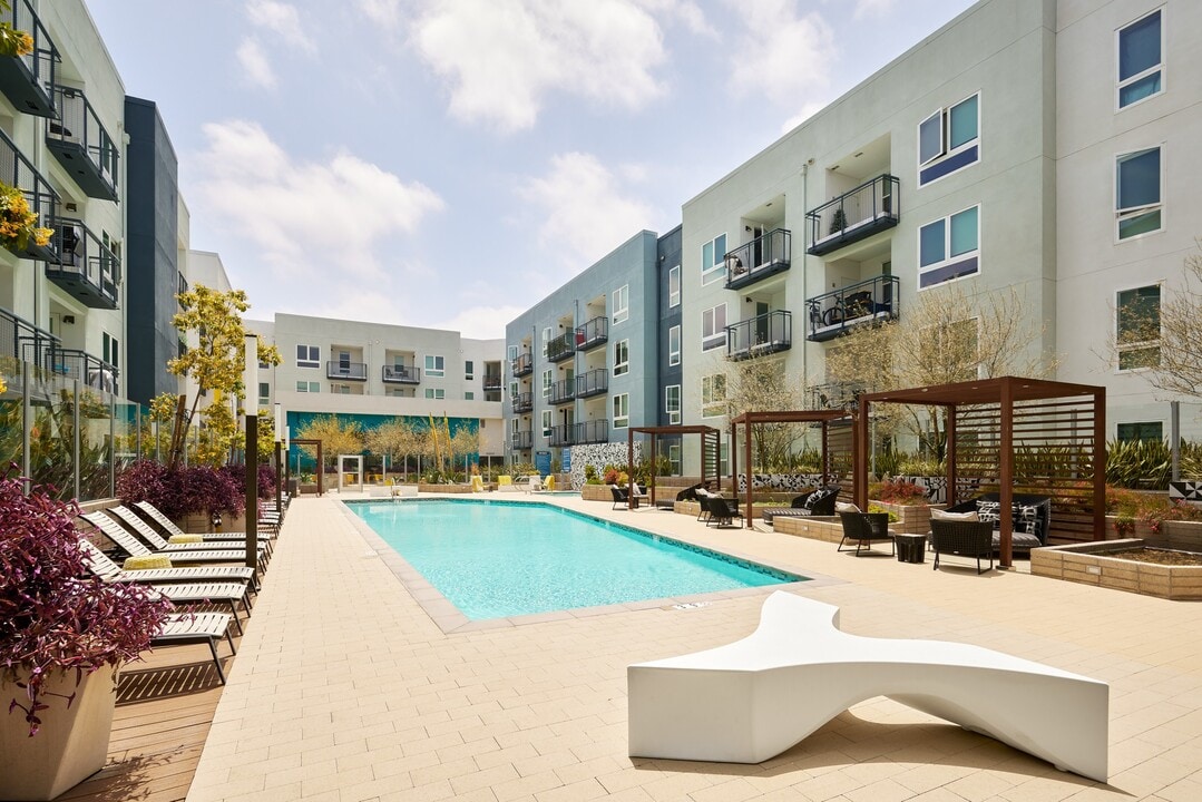 Symmetry in Northridge, CA - Building Photo