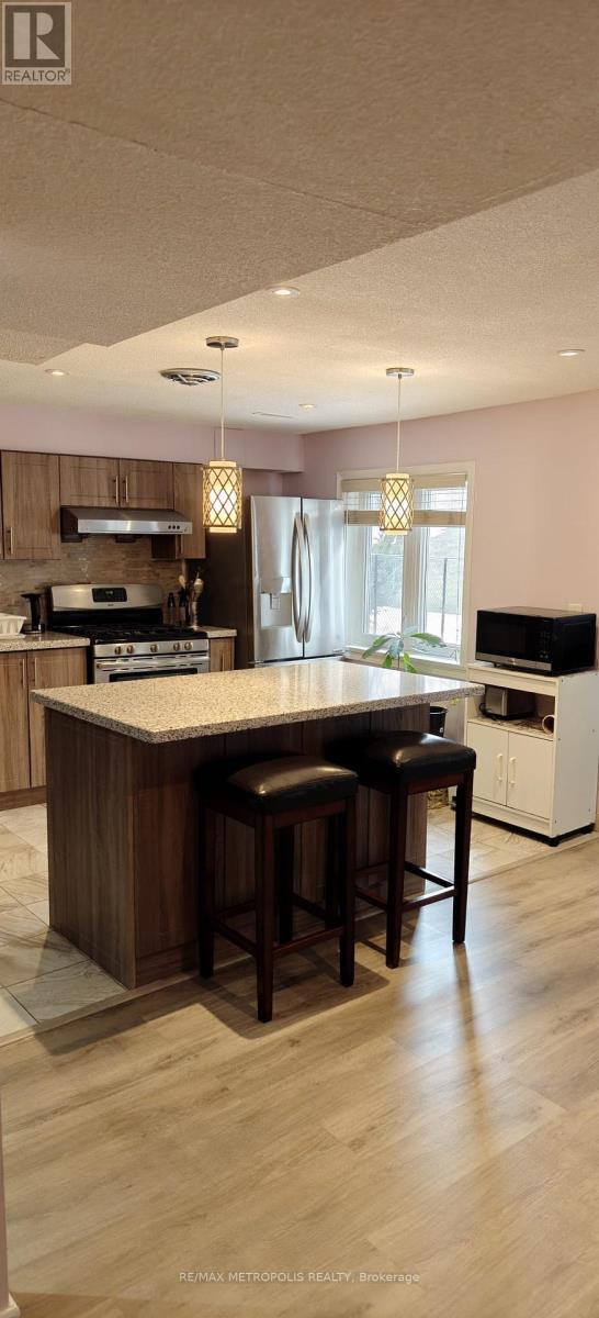 56 Beckenridge Dr in Markham, ON - Building Photo - Building Photo