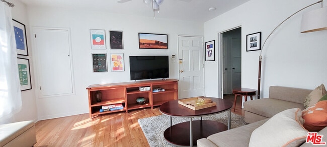 7925 Norton Ave in West Hollywood, CA - Building Photo - Building Photo