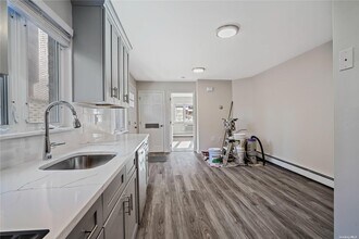 69-23 62nd Dr in Queens, NY - Foto de edificio - Building Photo