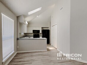 212 Sunset Dr in Glenn Heights, TX - Building Photo - Building Photo