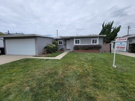 2231 Radnor Ave in Long Beach, CA - Building Photo