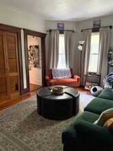 101 Heath St, Unit #1 in Somerville, MA - Foto de edificio - Building Photo