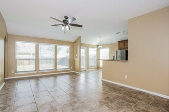 1901 Belshire Ct in Fort Worth, TX - Building Photo - Building Photo