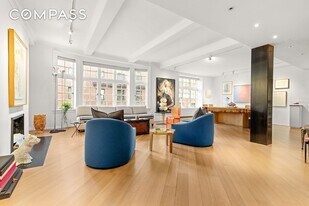 40 E 62nd St in New York, NY - Building Photo