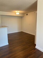 631 SW 111th Ln, Unit 203 in Pembroke Pines, FL - Building Photo - Building Photo