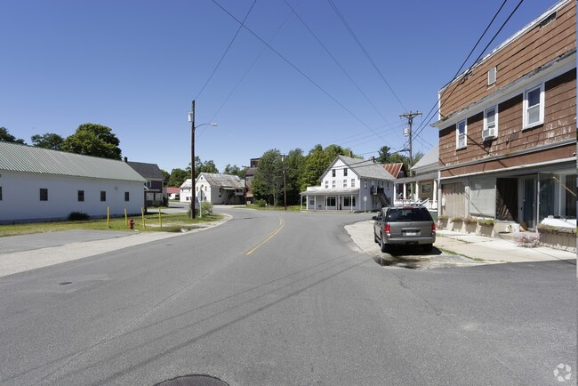 80 Main St in Center Ossipee, NH - Building Photo - Building Photo