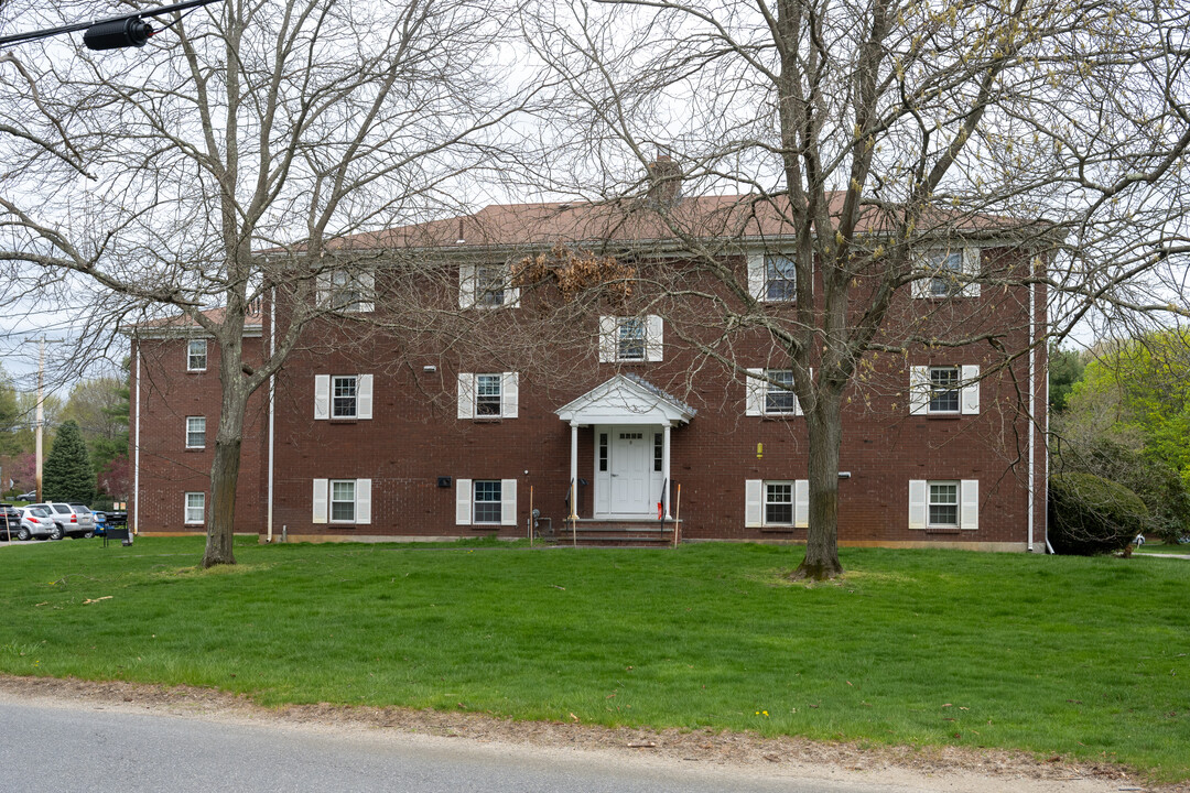 126 Parker St in Acton, MA - Foto de edificio