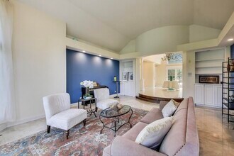 1920 Wedgewood Dr in Lake Forest, IL - Building Photo - Building Photo