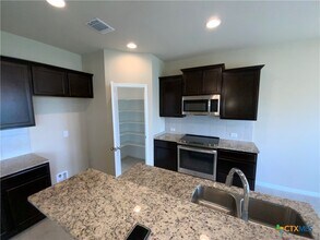 1228 Grand Oak Trl in Temple, TX - Building Photo - Building Photo