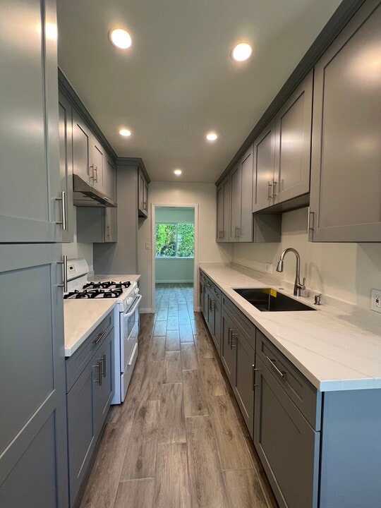 715 W Colorado Blvd, Unit 715 in Monrovia, CA - Building Photo