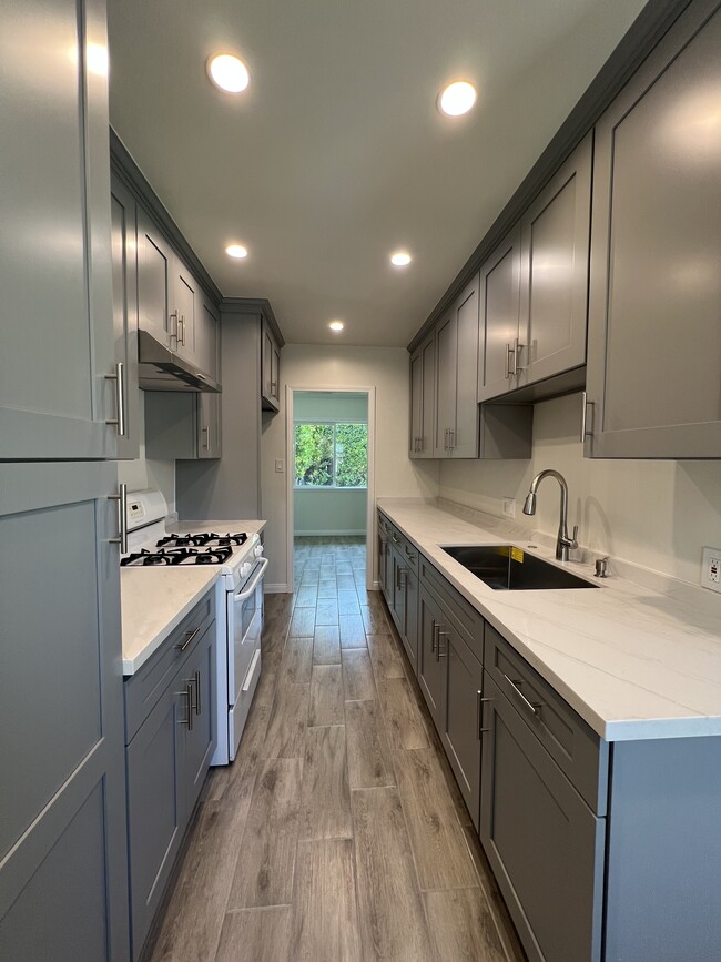 715 W Colorado Blvd, Unit 715