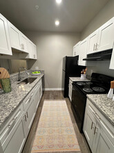 Lake Crossing Apartment Homes in Austell, GA - Foto de edificio - Building Photo