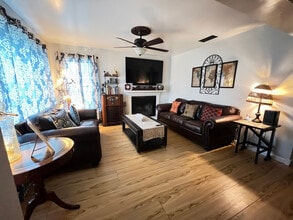 12102 Carriage Ct SE in Huntsville, AL - Foto de edificio - Building Photo