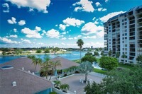 9425 Blind Pass Rd in St Pete Beach, FL - Foto de edificio - Building Photo