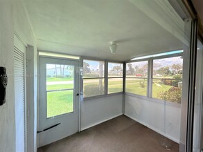 2658 Emory Dr E in West Palm Beach, FL - Building Photo - Building Photo
