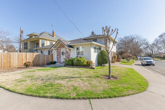 4451 C St in Sacramento, CA - Foto de edificio - Building Photo