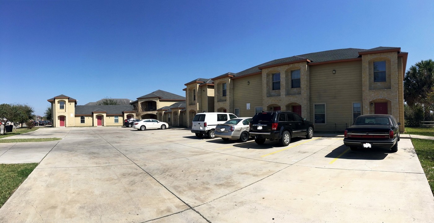 702 Sonesta Drive Apartments in Harlingen, TX - Building Photo