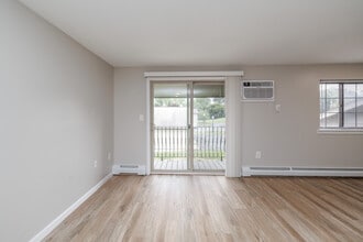 Apple Ridge Apartment Homes in La Fayette, NY - Foto de edificio - Interior Photo