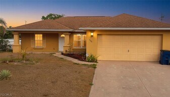 3006 3rd St W in Lehigh Acres, FL - Building Photo