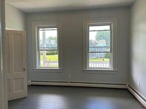 234 Rainbow Rd in Windsor, CT - Building Photo - Building Photo